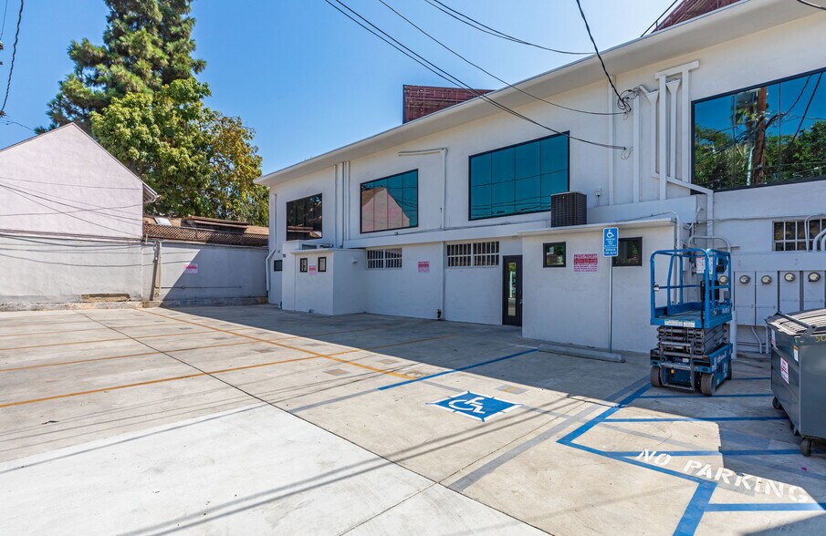 More Photos Of 501-511 N La Cienega Blvd, West Hollywood Storefront Retail Office For Lease