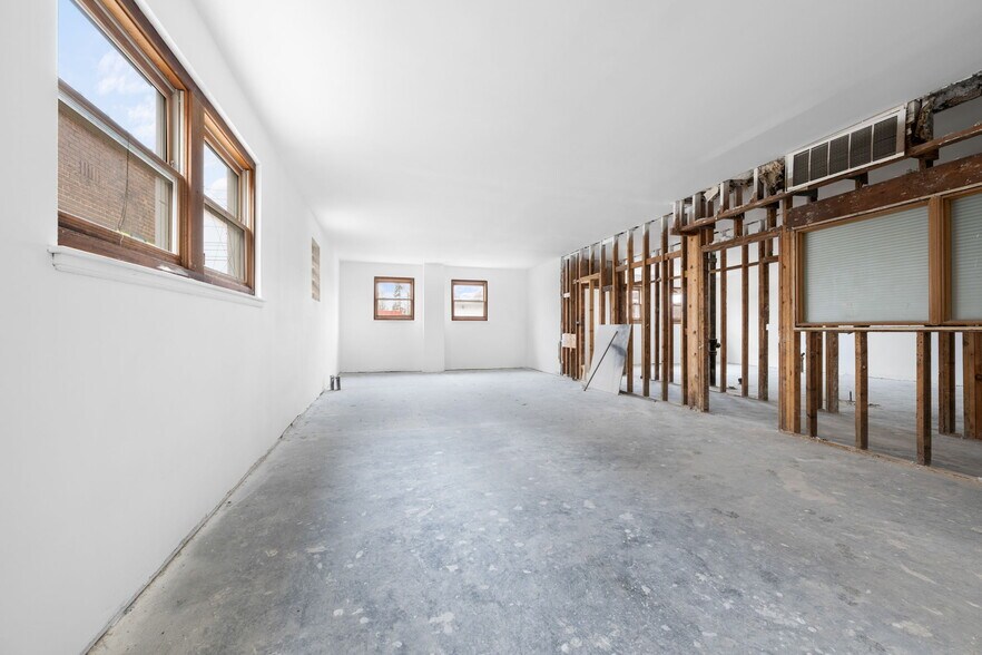 More Photos Of 2024-2032 W Schaaf Rd, Cleveland General Retail For Sale