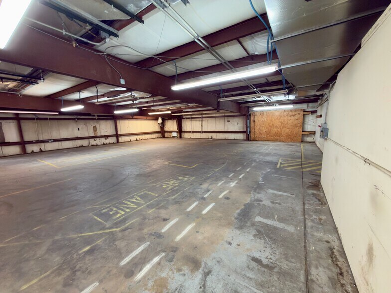 More Photos Of 3885 N Palafox Hwy, Pensacola Warehouse For Sale