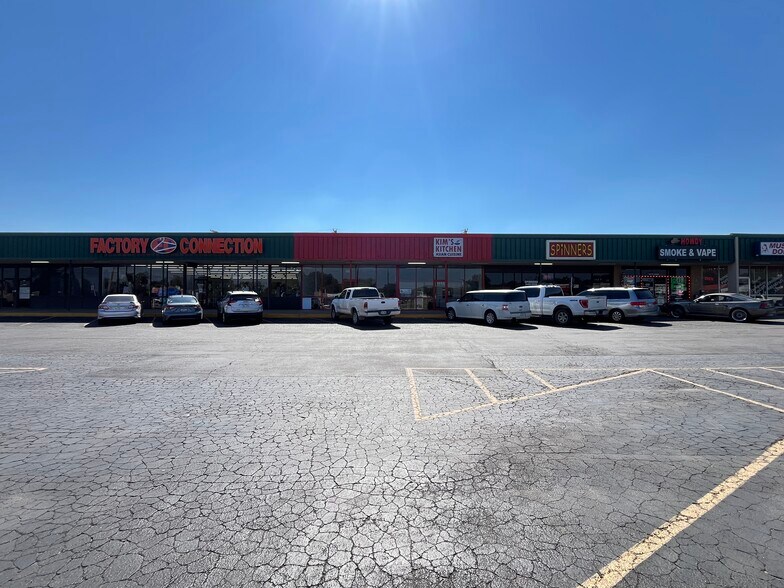 More Photos Of Broadway at Hailey St @ Broadway at Hailey St, Sweetwater Unknown For Lease