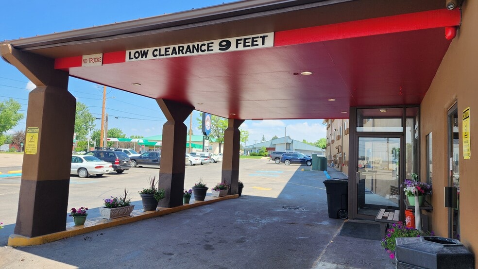 More Photos Of 1214 13th St S, Great Falls Hotel For Sale