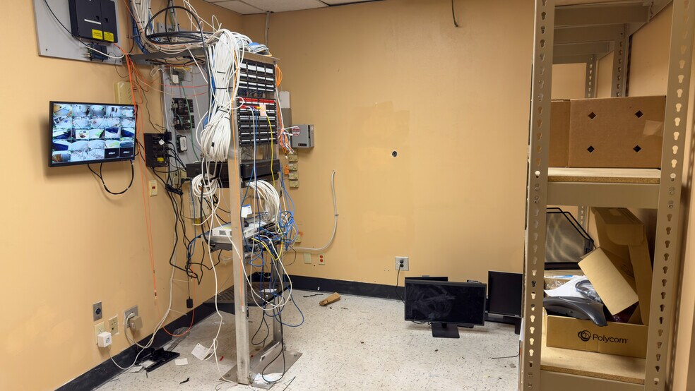 More Photos Of 2400 Mellon Ct, Decatur Distribution For Lease