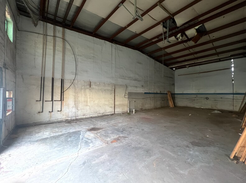 More Photos Of 121 Sykes Ave, Virginia Beach Warehouse For Lease