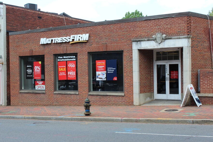 More Photos Of 1634 Wisconsin Ave NW, Washington Storefront For Lease