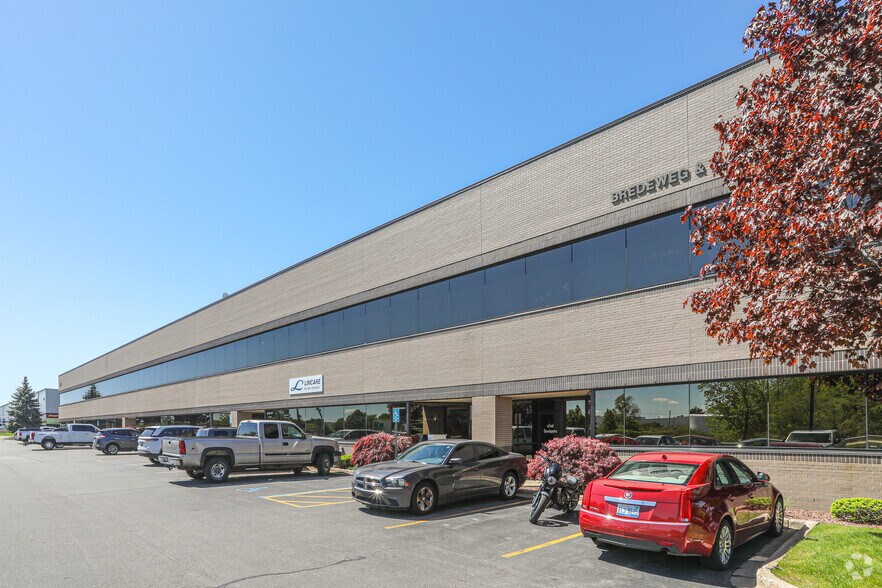 More Photos Of 4665 Broadmoor Ave SE, Grand Rapids Warehouse For Lease