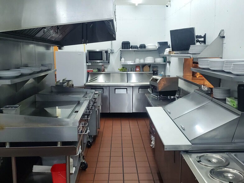 More Photos Of 4345 W Market St, York Restaurant For Sale