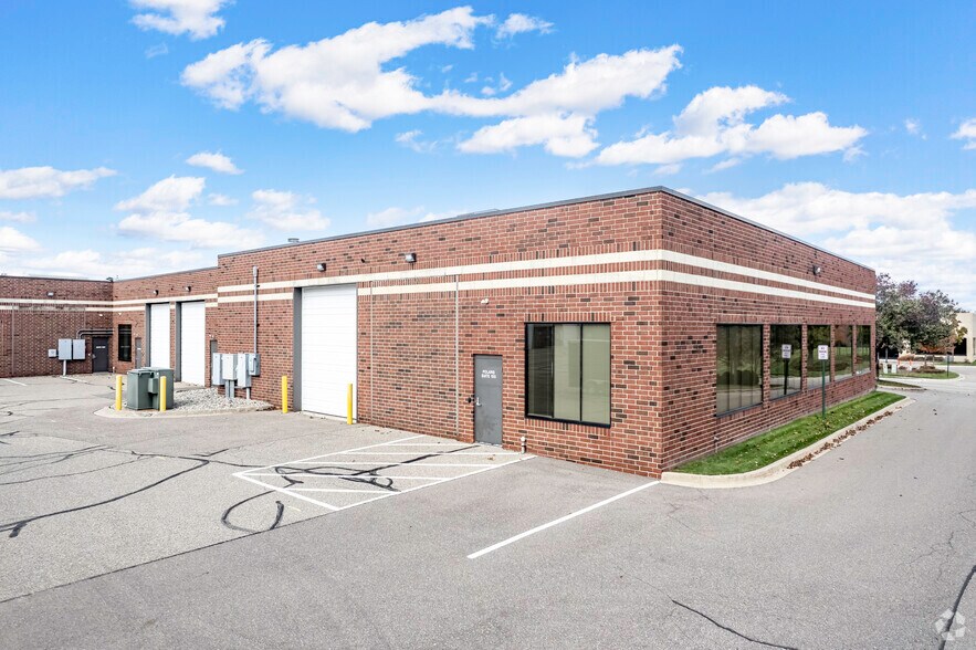 More Photos Of 28850 Cabot Dr, Novi Light Manufacturing For Lease