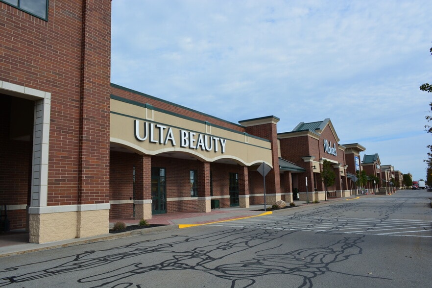 More Photos Of 913-1070 Holt Rd, Webster Unknown For Lease