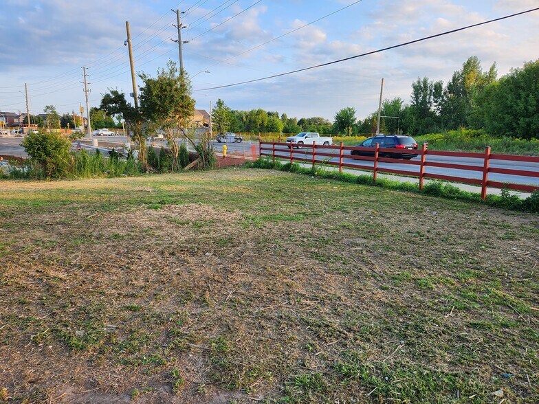 More Photos Of 1465 Harwood Av N, Ajax Land For Lease