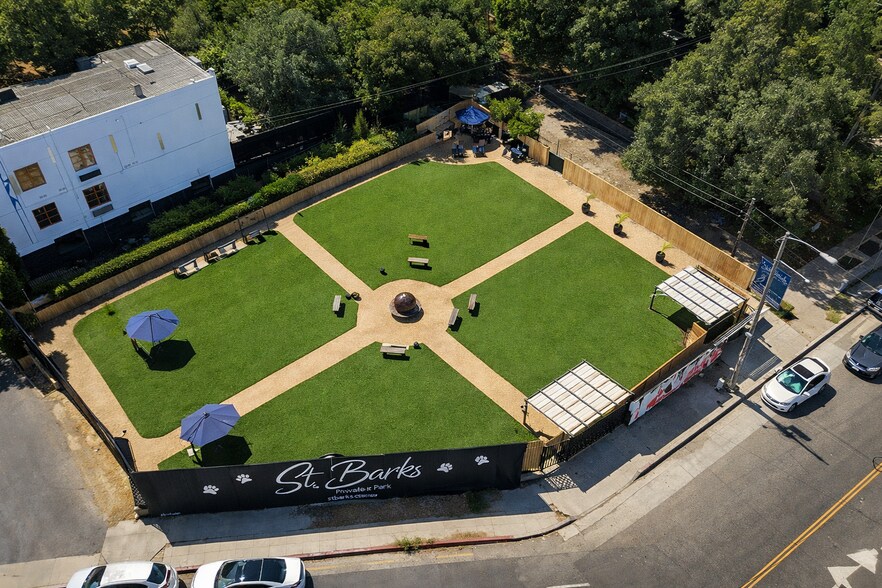 Primary Photo Of 10740 Ventura Blvd, Studio City Land For Lease