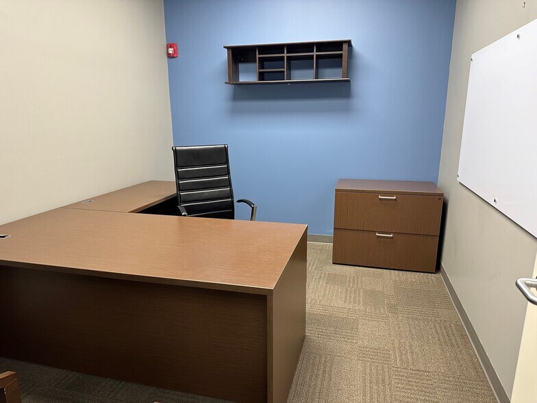 More Photos Of 6702 Pointe Inverness Way, Fort Wayne Office For Sale