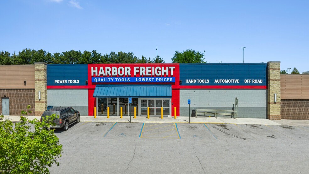 More Photos Of 895-975 W College St, Marshall Storefront For Sale