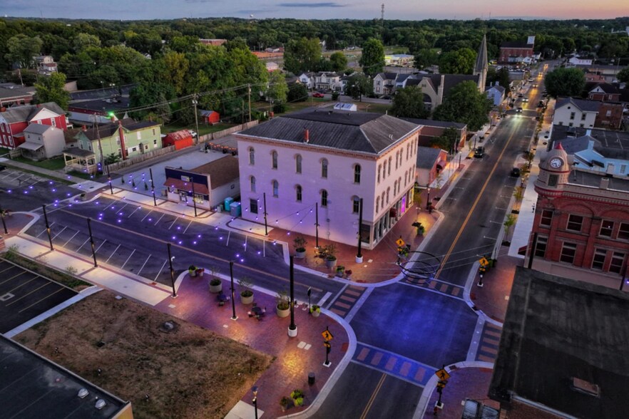 More Photos Of 400-408 S Main St, Franklin Storefront Retail Residential For Lease