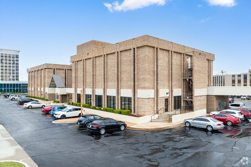 More Photos Of 5700 N Portland Ave, Oklahoma City Medical For Sale