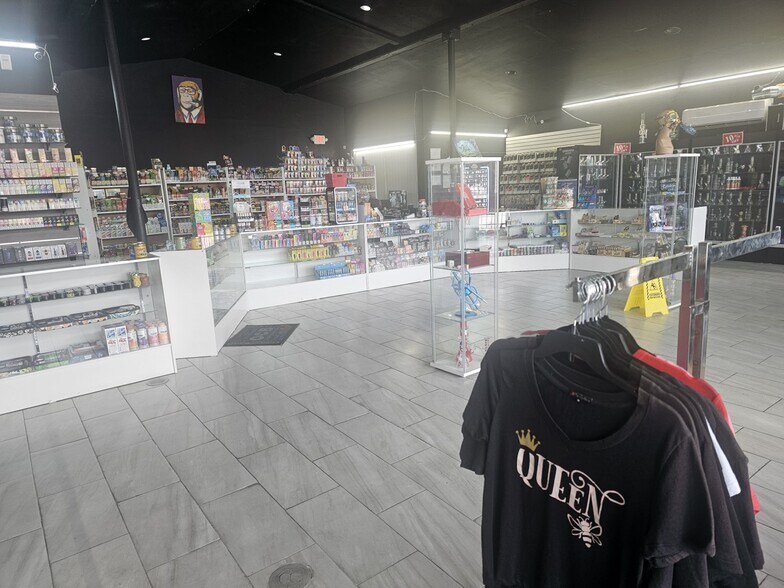 More Photos Of 5940 Merrill Rd, Jacksonville Storefront For Sale