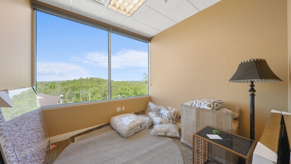 More Photos Of 2265 Bagnell Dam Blvd, Lake Ozark Office For Sale