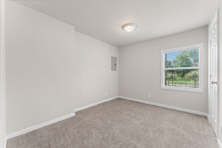 More Photos Of 6640 W Montgomery Rd, Houston Office For Sale