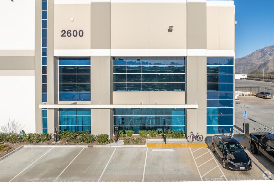 More Photos Of 2600 E John St, Banning Warehouse For Lease