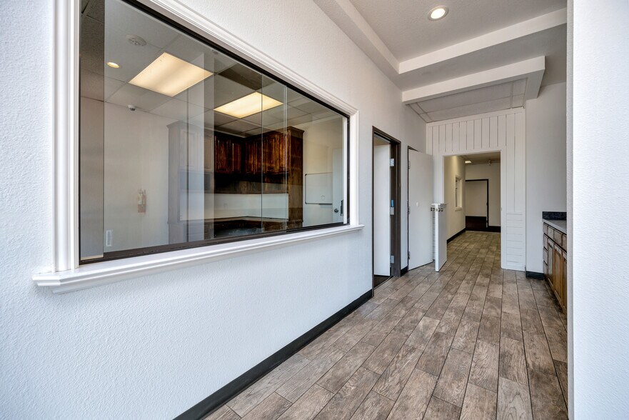 More Photos Of 132 El Chico Trl, Willow Park Medical For Sale