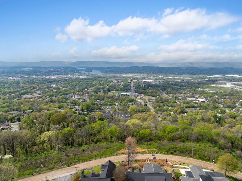 More Photos Of 1400 N Chamberlain Ave, Chattanooga Apartments For Sale