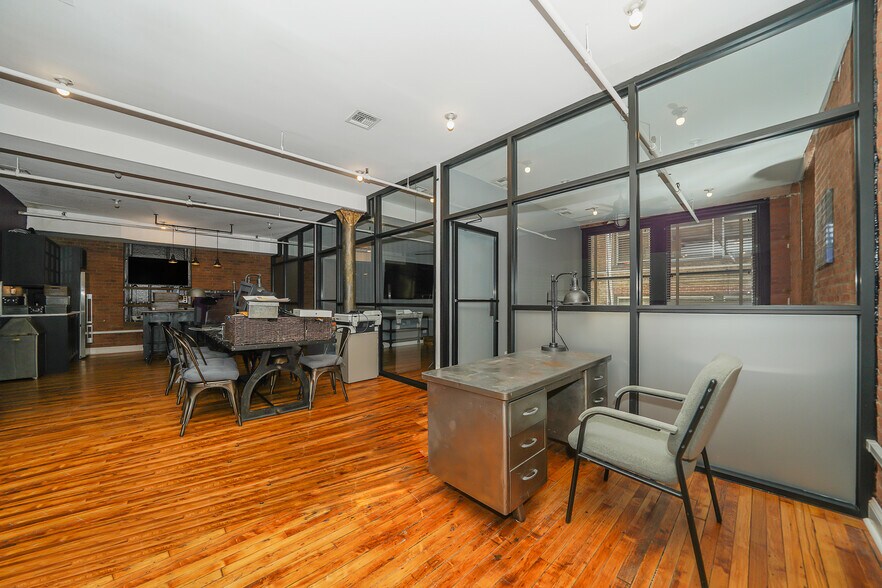 More Photos Of 247 W 36th St, New York Office For Lease