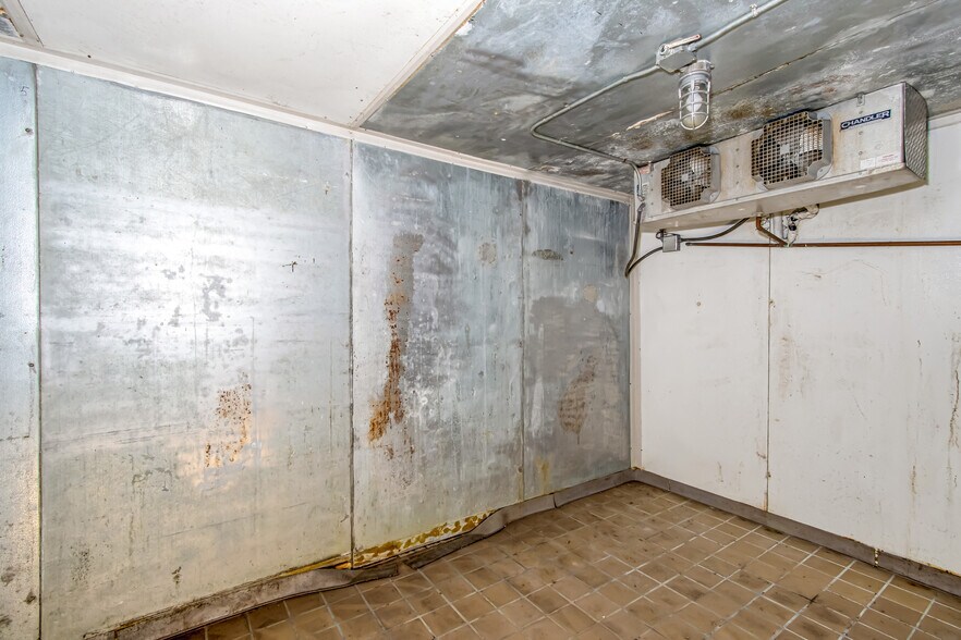 More Photos Of 15 7th St, Augusta Restaurant For Sale