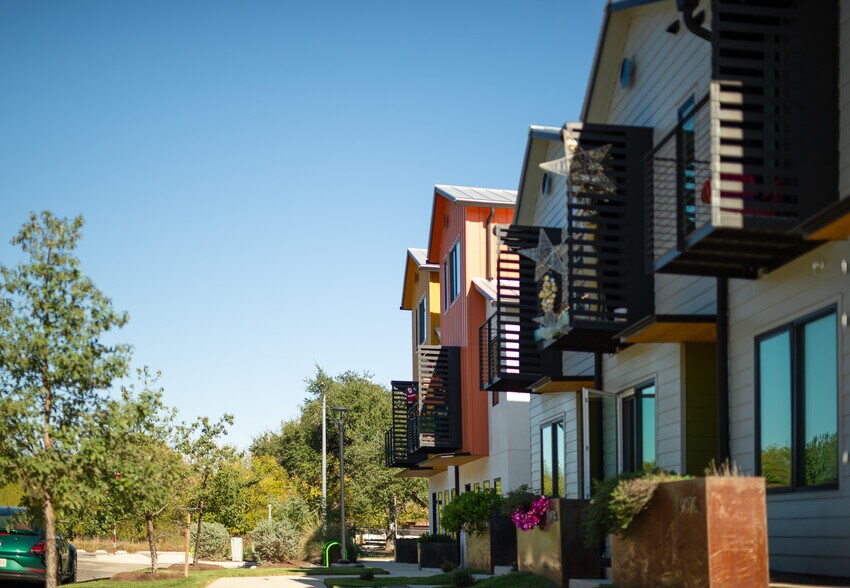 More Photos Of 1911 Dutton Dr, San Marcos Office Residential For Sale