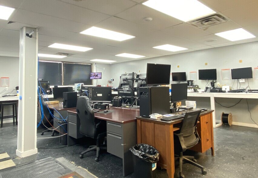 More Photos Of 523 24th St, Galveston Loft Creative Space For Sale