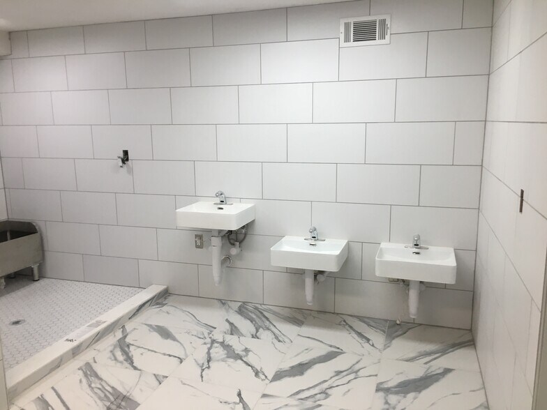 More Photos Of 4304 La Branch St, Houston Daycare Center For Lease