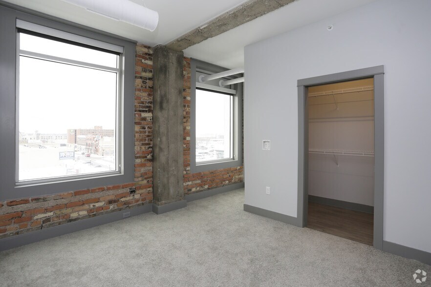 More Photos Of 285 Western Ave, Muskegon Apartments For Lease