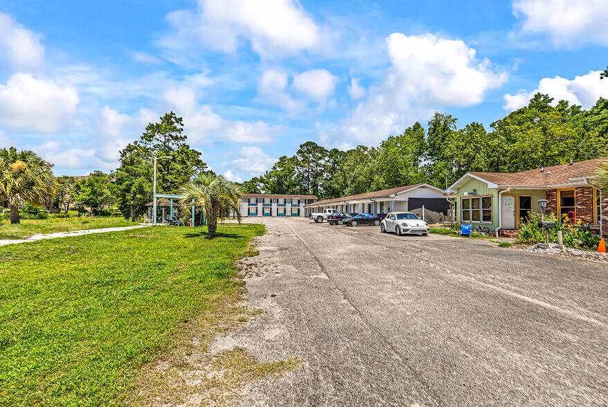 More Photos Of 1443 Hwy 17 N, Little River Hotel For Sale