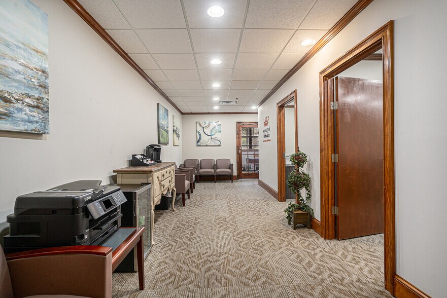 More Photos Of 145 Towne Lake Pky, Woodstock Office For Lease