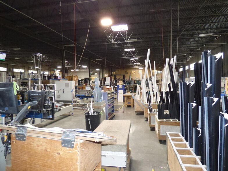 More Photos Of 8104 Evans Rd, Chilliwack Manufacturing For Sale