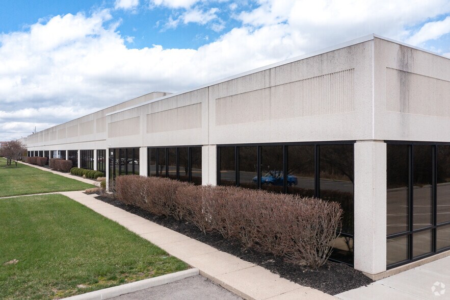 Primary Photo Of 7155-7209 E Kemper Rd, Cincinnati Warehouse For Lease