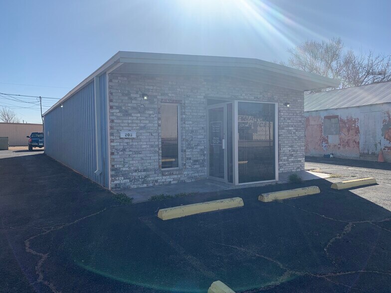 More Photos Of 203 S Main St, Andrews Office For Sale