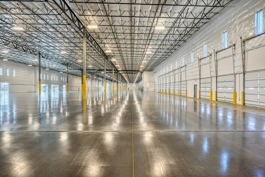 More Photos Of 12460 N Dysart Rd, El Mirage Warehouse For Lease