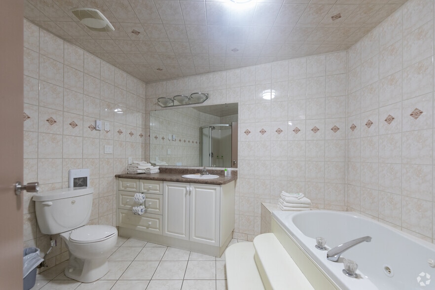 More Photos Of 112 King st, Palmerston Hotel For Sale