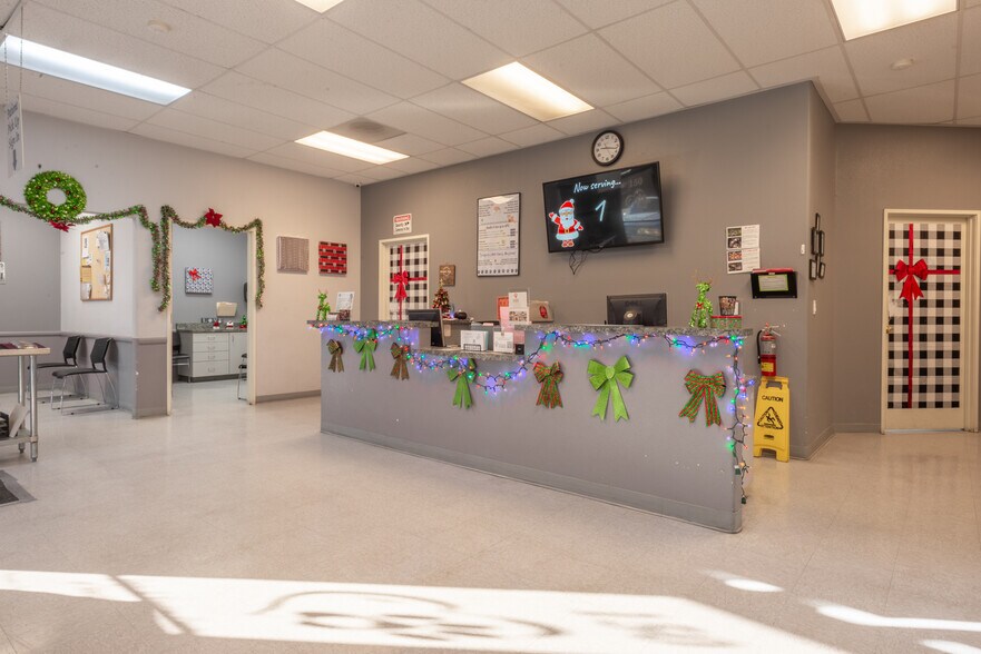 More Photos Of 3210 S Decatur Blvd, Las Vegas General Retail For Lease