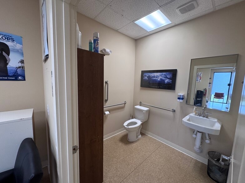 More Photos Of 40100-40150 Moring, Chapel Hill Office For Lease