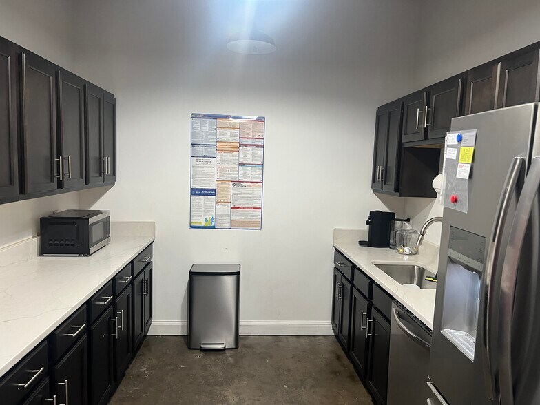 More Photos Of 1815 Mcgee St, Kansas City Storefront Retail Office For Sale