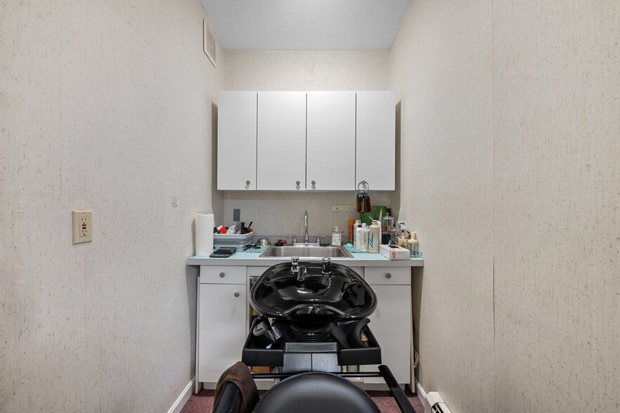 More Photos Of 287 W Boylston St, West Boylston Office For Sale