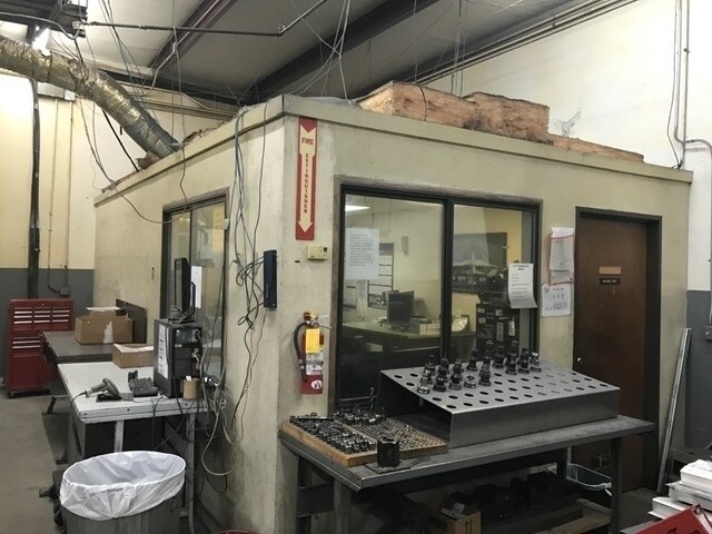 More Photos Of 1495 N Kealy St, Lewisville Distribution For Lease