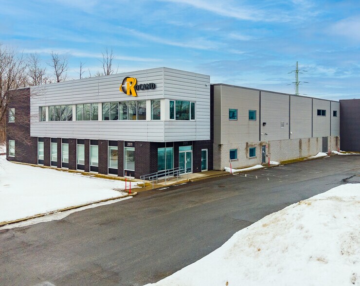 More Photos Of 2511 Boul Du Parc-Technologique, Québec Manufacturing For Sale