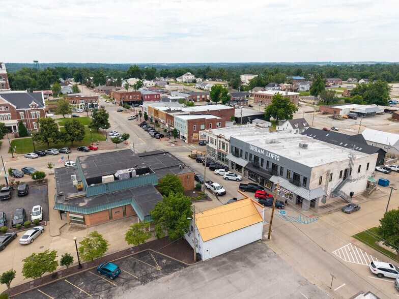 More Photos Of 119 N Jackson St, Perryville General Retail For Sale