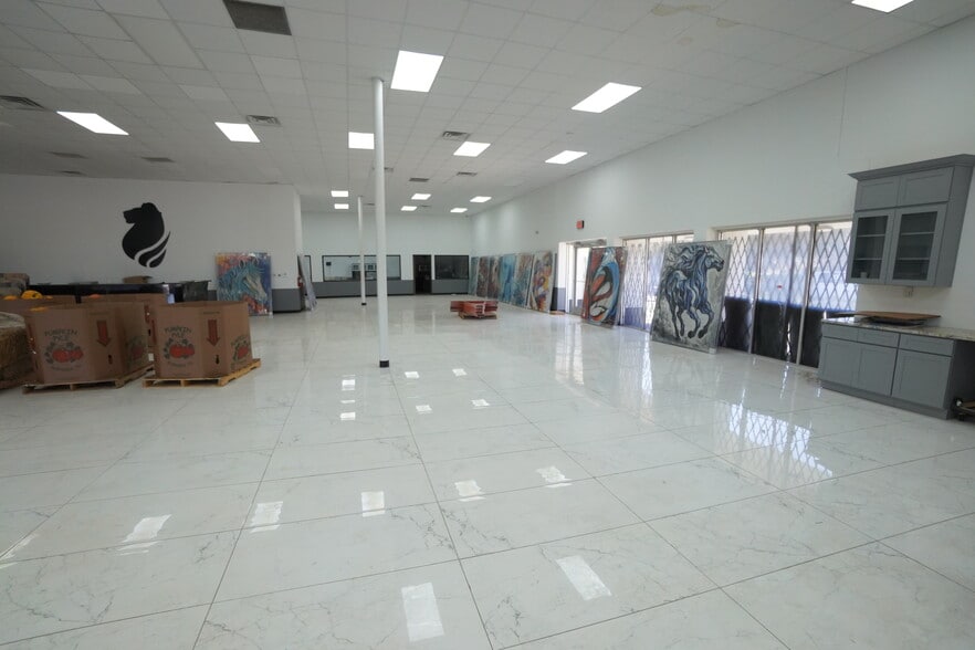More Photos Of 10830 Composite Dr, Dallas Warehouse For Sale