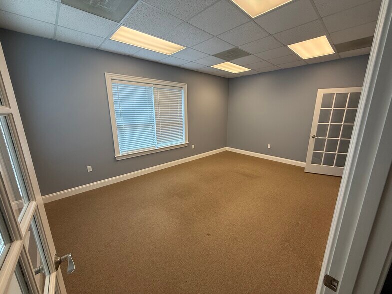 More Photos Of 10965 Winds Crossing Dr, Charlotte Medical For Sale