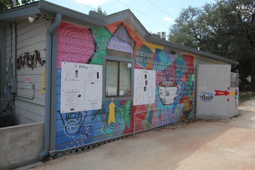 More Photos Of 3434 FM 2673, Canyon Lake Freestanding For Sale