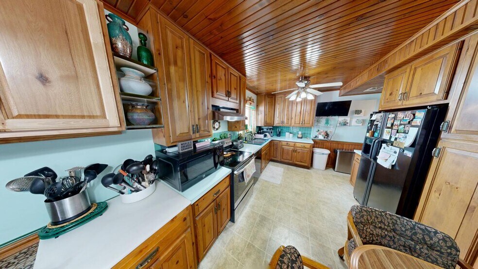 More Photos Of 21706 E US Highway 30, Lynwood Warehouse For Sale