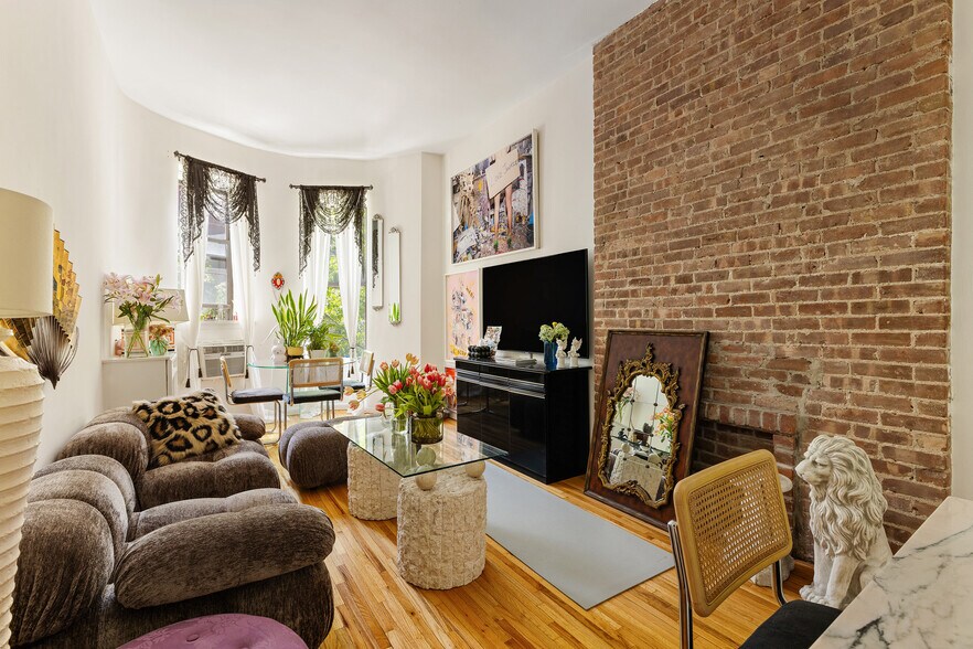 More Photos Of 37 W 71st St, New York Apartments For Sale
