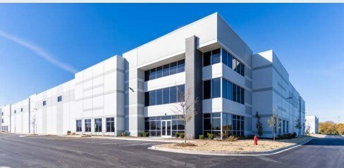 More Photos Of 1850 N US 45, Libertyville Distribution For Sale